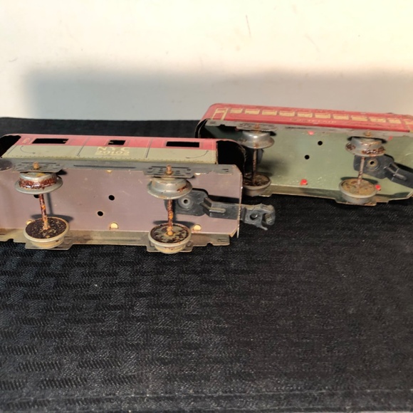 Set of 2 Marx Tin litho O gauge Pre war Train cars passenger and caboose - Picture 6 of 9